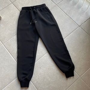 Black dress paints size small.